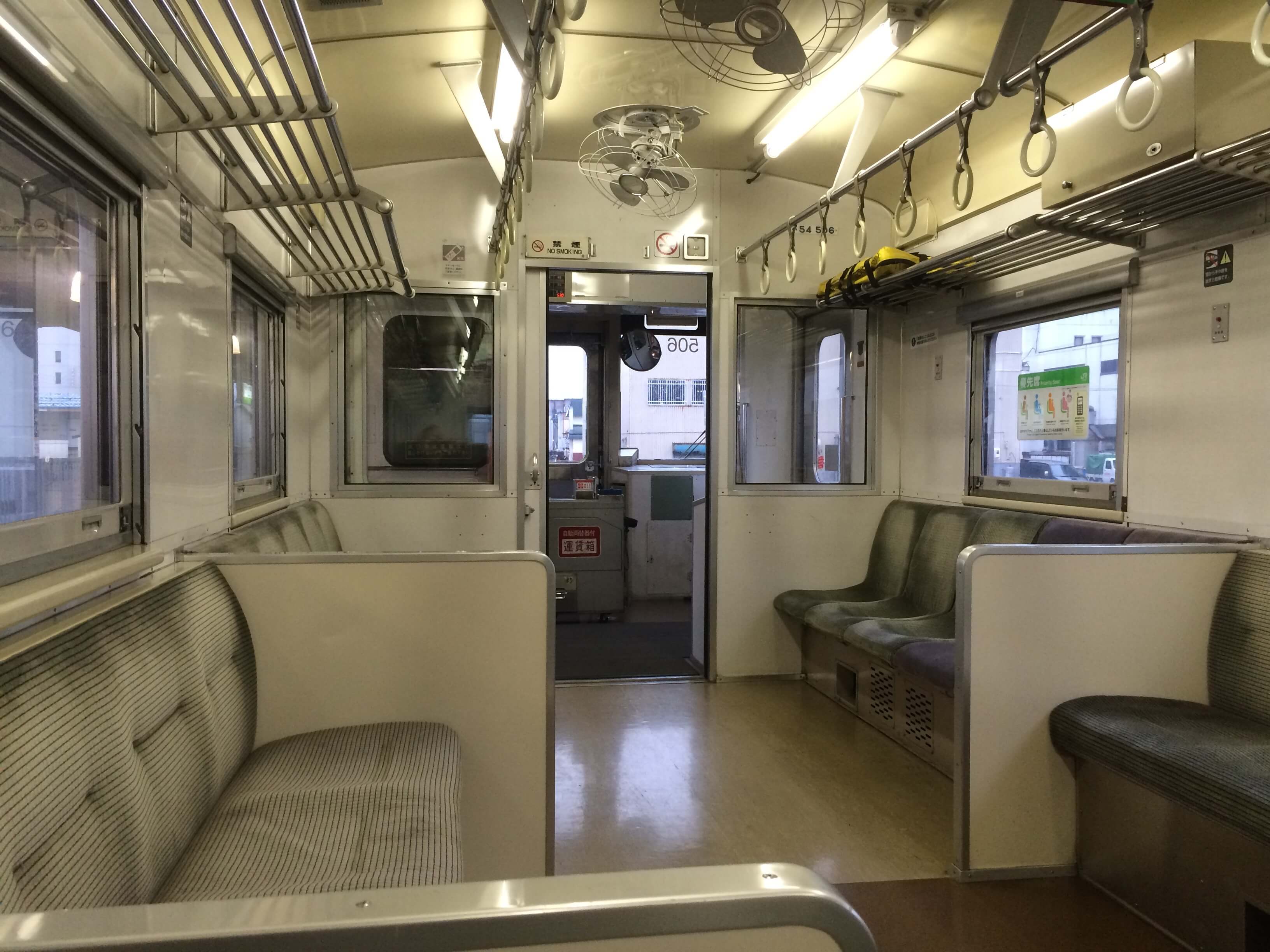 キハ54-506 車内