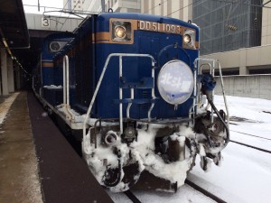 北斗星1レDD51重連　札幌到着　雪まみれ