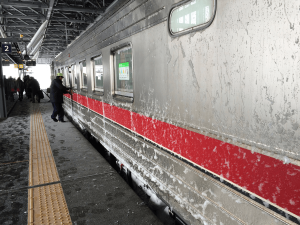旭川駅　雪まみれキハ54