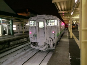 新得駅とキハ40