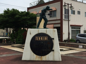 新得駅　火夫の像