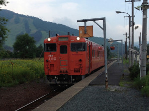 キハ40 1758国鉄色　幾寅駅