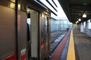 キハ54 稚内駅と最北端の駅名票