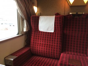 北斗星ツインデラックス　寝台を椅子に