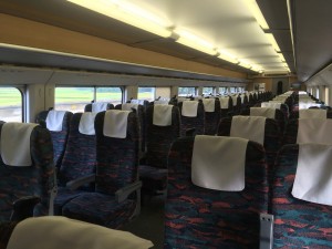 ガラガラ新幹線車内