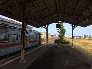 留萌駅　増毛方を見る