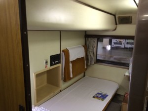 北斗星　オロハネ25 501 ソロ下段