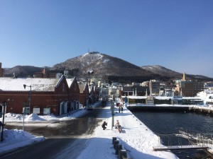 赤レンガ倉庫群から函館山