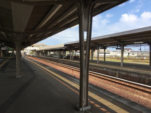 伊勢市駅ホーム