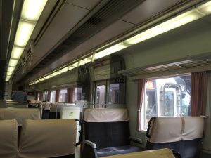 快速みえ　キハ75　車内