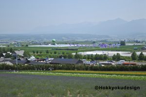 ファーム富田からラベンダー畑駅