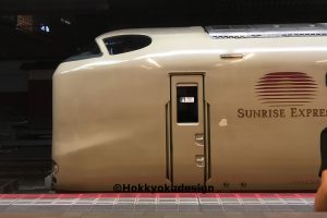 サンライズエクスプレス・ごった返す先頭車。