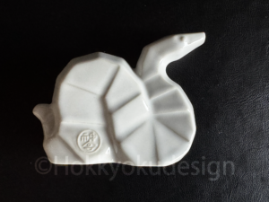 伊勢神宮・令和7年、乙巳の縁起物、干支の置物